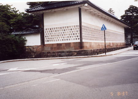 金沢観光（成巽閣）土塀の残る街、金沢(1)