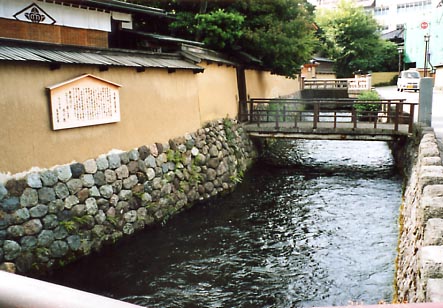 金沢観光(大野庄用水)