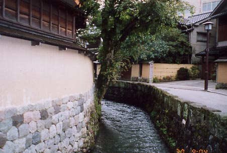 金沢観光(大野庄用水)