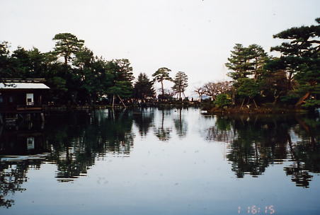 金沢観光（兼六園の霞が池）